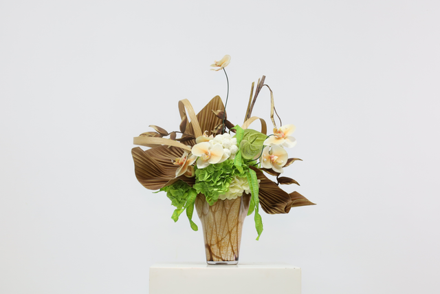 棕橘黄 · 仿真花艺,52 × 40 × 58 cm