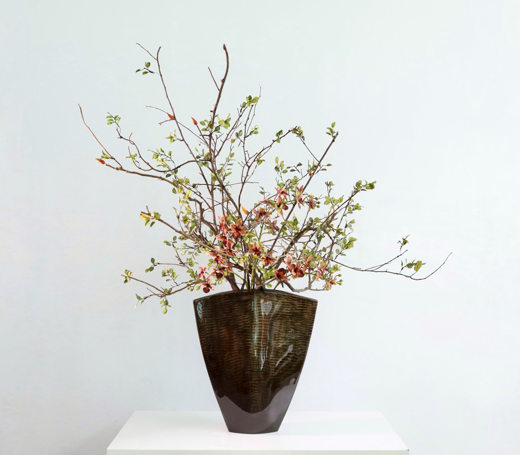 棕橘黄 · 仿真花艺,113 × 84 × 134 cm