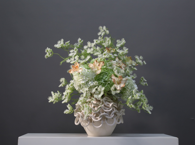 米白色 · 仿真花艺,70 × 45 × 80 cm