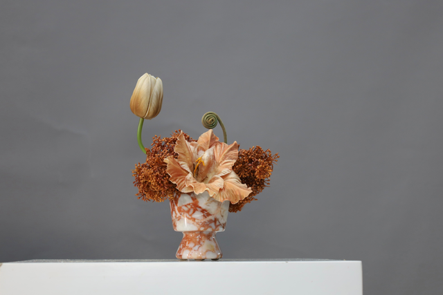 棕橘黄 · 仿真花艺,19 × 18 × 24 cm