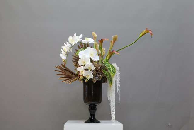 棕橘黄 · 仿真花艺,70 × 35 × 70 cm