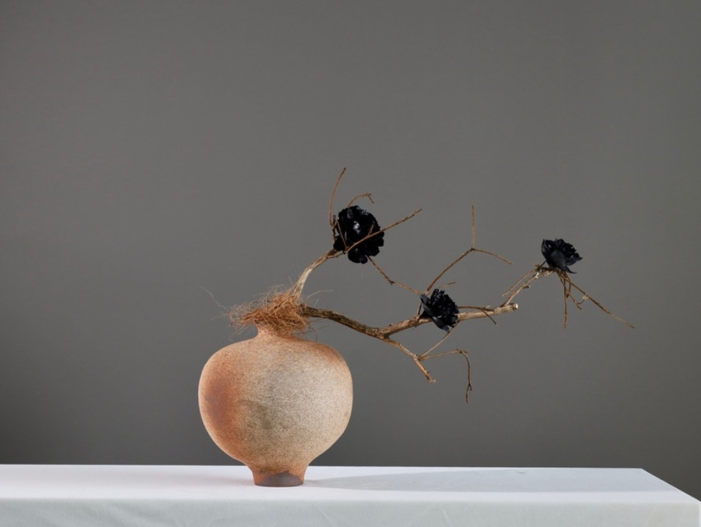 棕橘黄 · 仿真花艺,59 × 26 × 42 cm