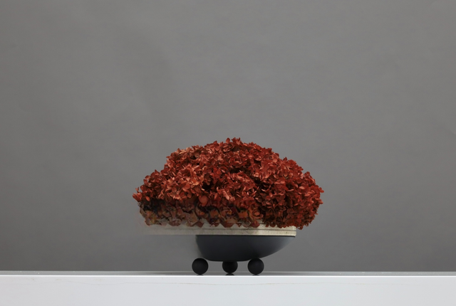 红色 · 仿真花艺,33 × 33 × 25 cm