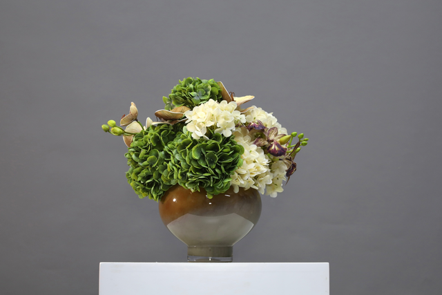 棕橘黄 · 仿真花艺，42 × 33 × 39 cm