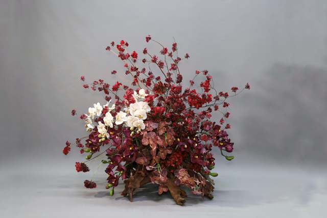大堂花 · 仿真花艺，130 × 100 × 120 cm