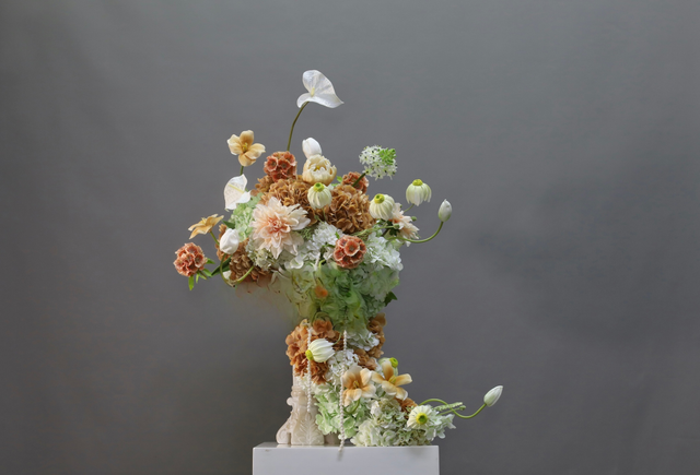 香槟 · 仿真花艺,70 × 50 × 85 cm
