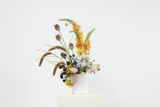 棕橘黄 · 仿真花艺，62 × 24 × 71 cm