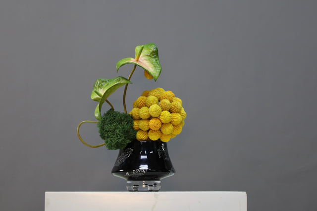 棕橘黄 · 仿真花艺,23 × 18 × 34 cm