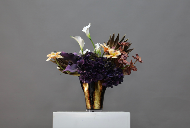 粉紫色 · 仿真花艺，53 × 35 × 53 cm