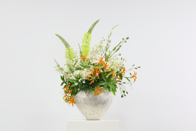 棕橘黄 · 仿真花艺，72 × 56 × 82 cm
