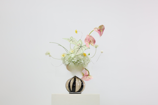 粉紫色 · 仿真花艺,53 × 30 × 62 cm