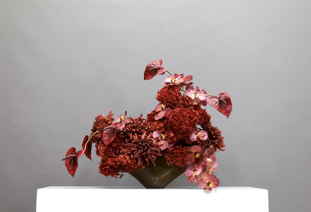 红色 · 仿真花艺,75 × 45 × 63 cm