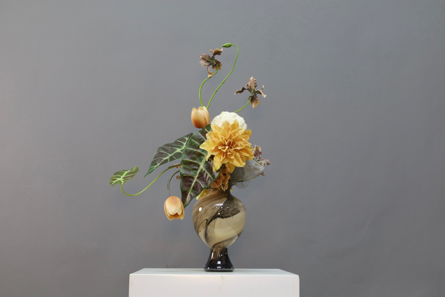 棕橘黄 · 仿真花艺,45 × 27 × 66 cm