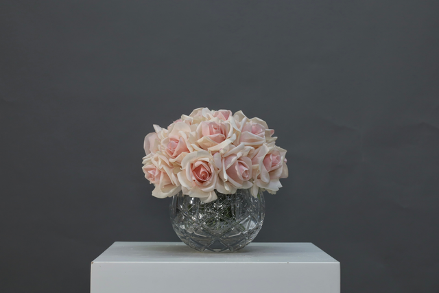 粉紫色 · 仿真花艺,28 × 28 × 28 cm