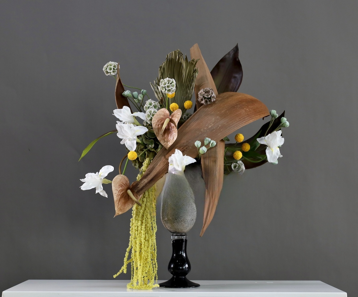 棕橘黄 · 仿真花艺,66 × 40 × 82 cm