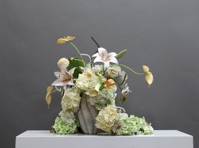 香槟 · 仿真花艺,63 × 48 × 42 cm