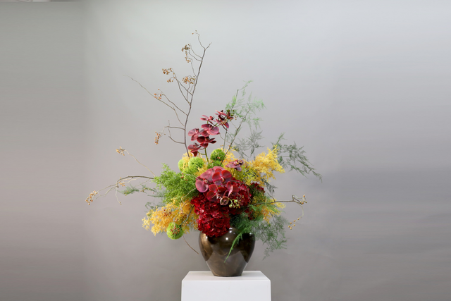 棕橘黄 · 仿真花艺,120 × 75 × 133 cm