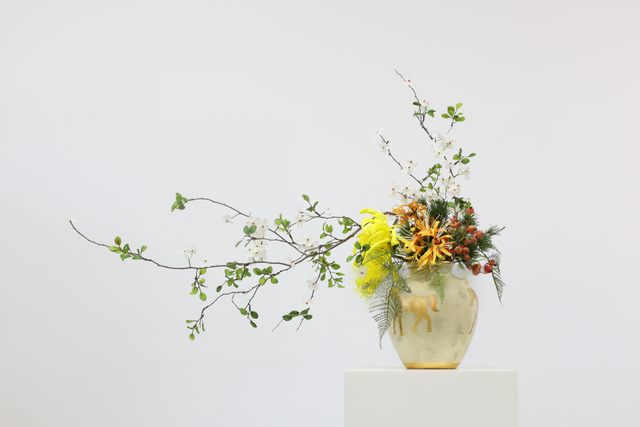 棕橘黄 · 仿真花艺,107 × 38 × 80 cm