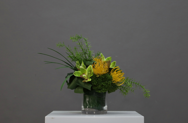 棕橘黄 · 仿真花艺,45 × 25 × 35 cm