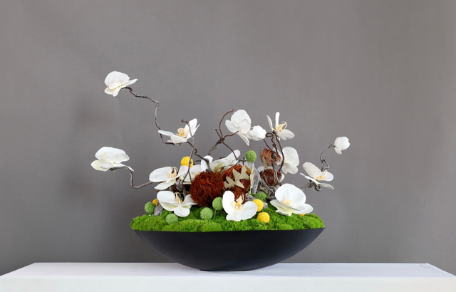 餐桌花 · 仿真花艺，68 × 45 × 53 cm