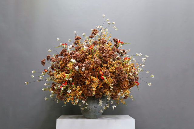 大堂花 · 仿真花艺,168 × 150 × 137 cm