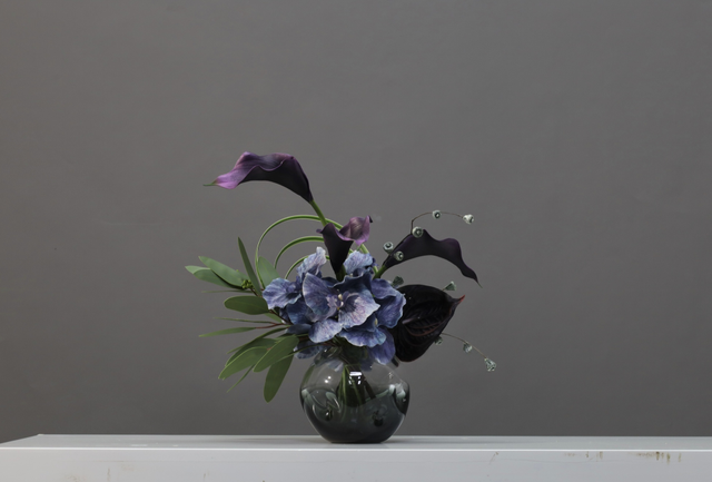 粉紫色 · 仿真花艺，43 × 30 × 42 cm