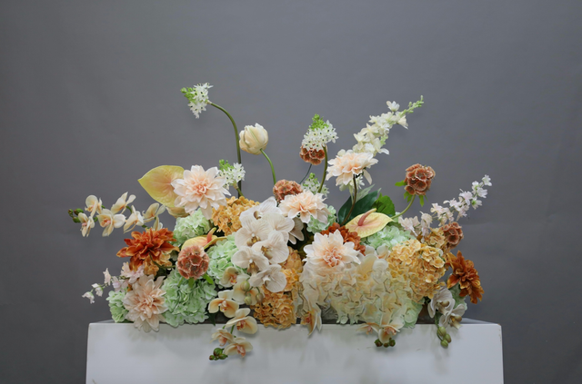 香槟 · 仿真花艺,105 × 60 × 60 cm