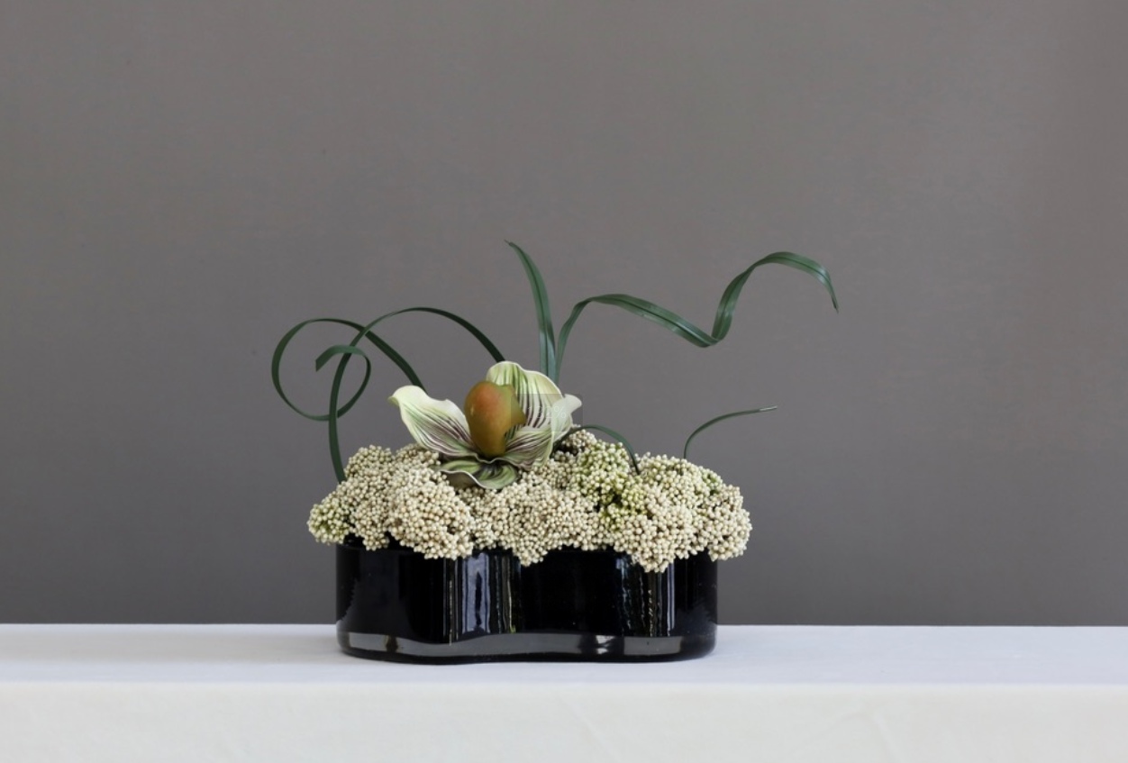 米白色 · 仿真花艺,31 × 21 × 23 cm