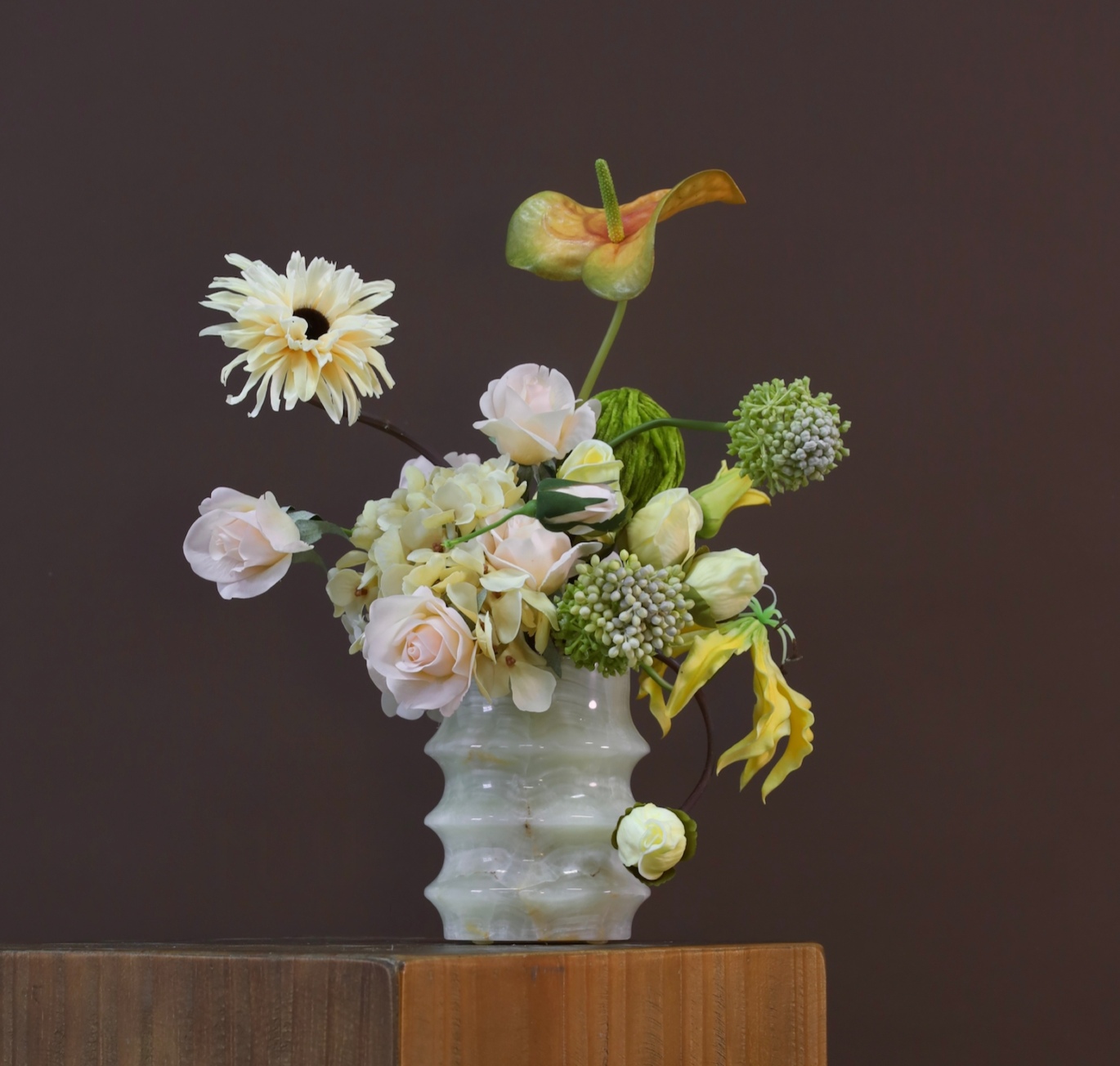 棕橘香槟黄色 · 仿真花艺,30 × 27 × 37 cm