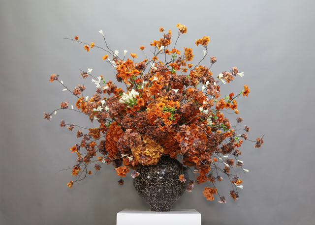 大堂花 · 仿真花艺,110 × 105 × 118 cm