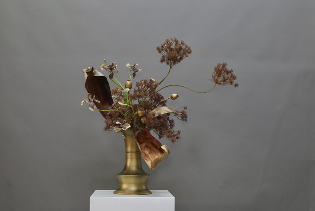 棕橘黄 · 仿真花艺,73 × 51 × 82 cm
