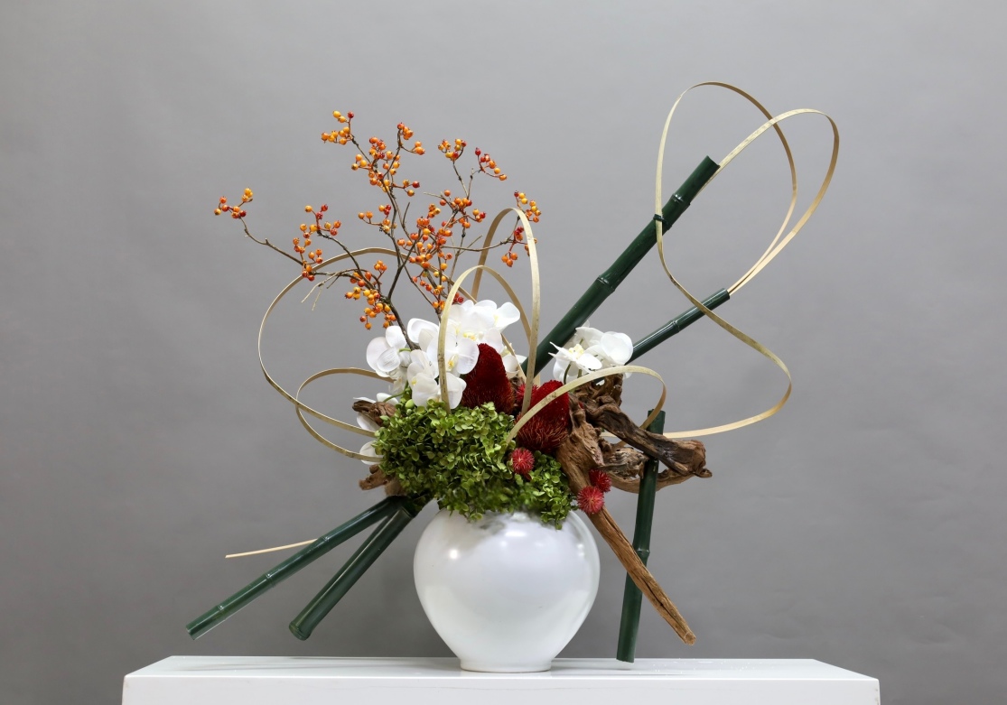 大堂花 · 仿真花艺,90 × 56 × 96 cm