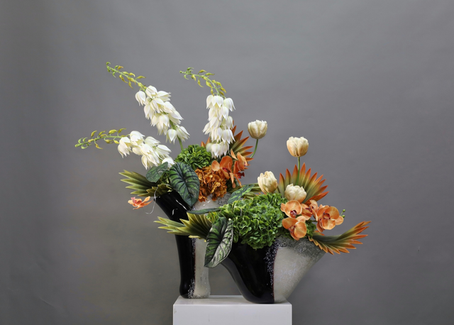 棕橘黄 · 仿真花艺,71 × 43 × 88 cm