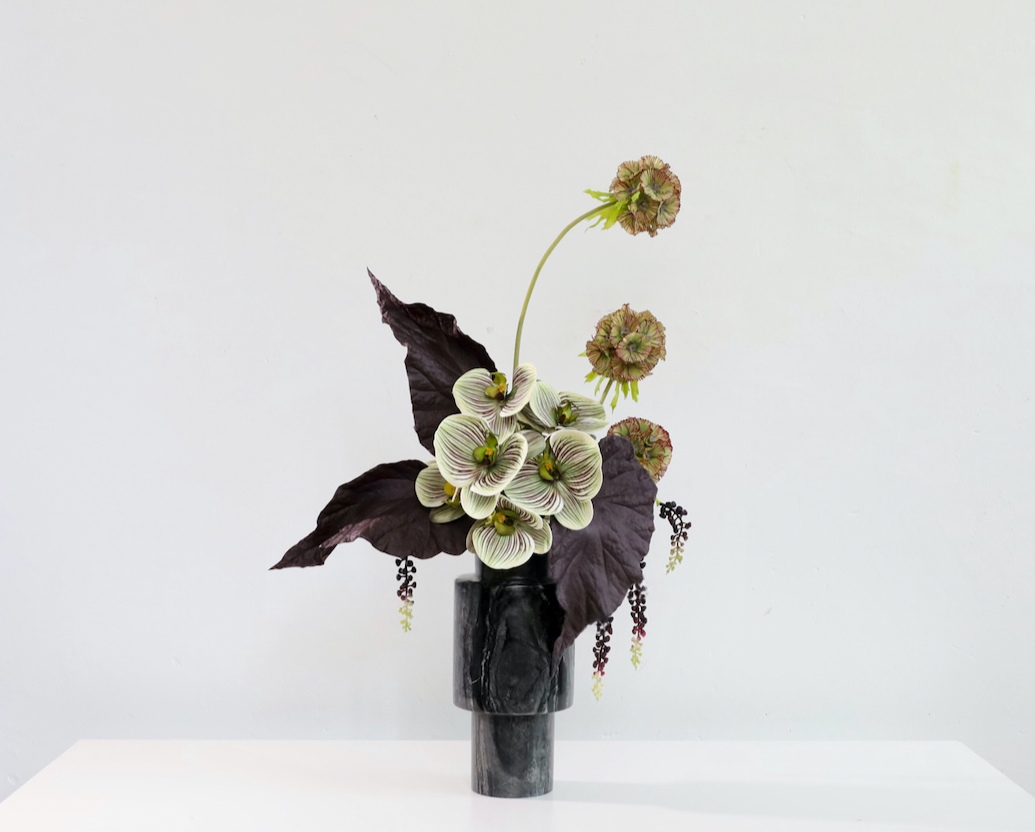 棕橘黄 · 仿真花艺,46 × 26 × 63 cm
