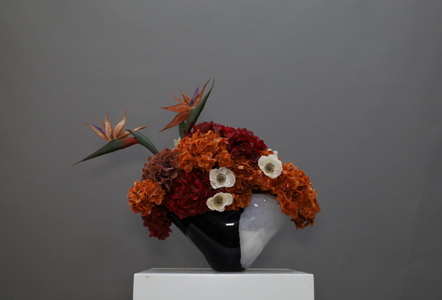 棕橘黄 · 仿真花艺,60 × 28 × 50 cm