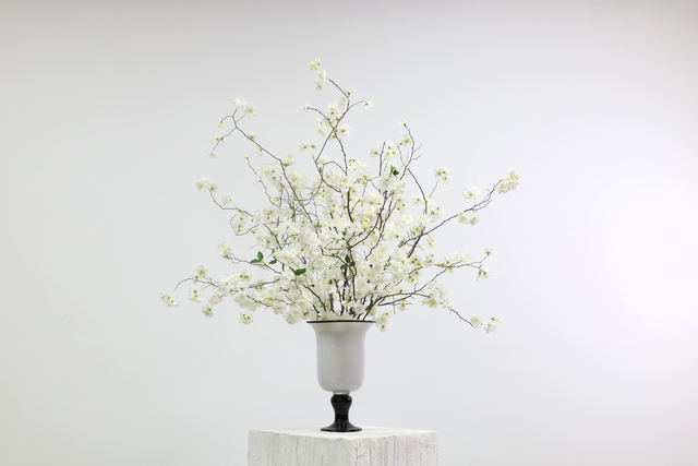 米白色 · 仿真花艺,106 × 86 × 106 cm