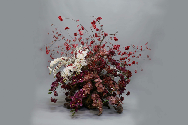 大堂花 · 仿真花艺，200 × 140 × 160 cm