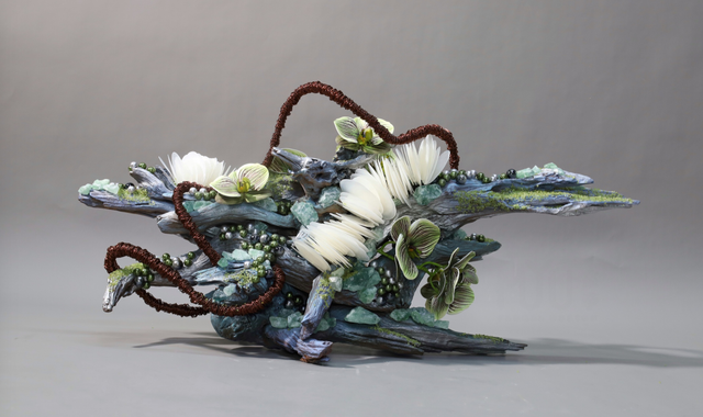 装置架构 · 仿真花艺,82 × 31 × 40 cm
