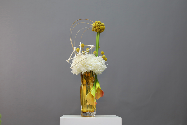 棕橘黄 · 仿真花艺,30 × 27 × 71 cm