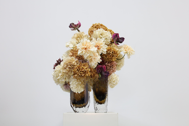 棕橘黄 · 仿真花艺，58 × 53 × 70 cm