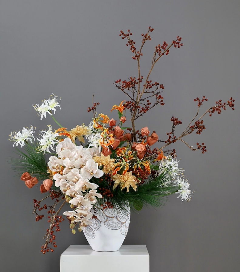 棕橘黄 · 仿真花艺,104 × 66 × 112 cm