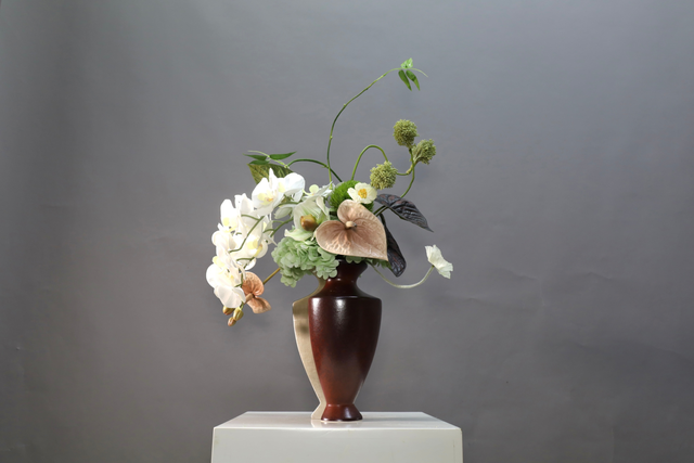 棕橘黄 · 仿真花艺,54 × 37 × 80 cm