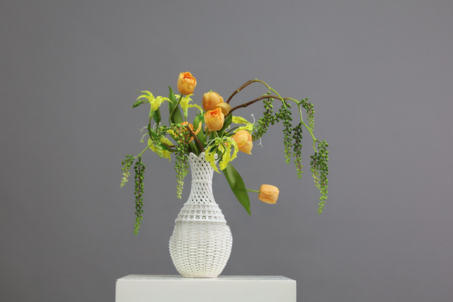棕橘黄 · 仿真花艺,44 × 34 × 56 cm