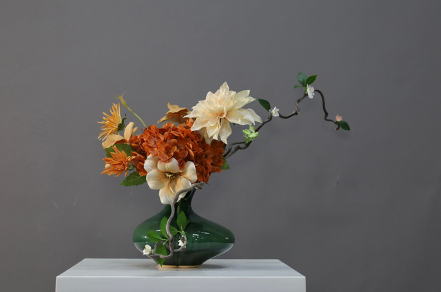 棕橘黄 · 仿真花艺,66 × 48 × 69 cm