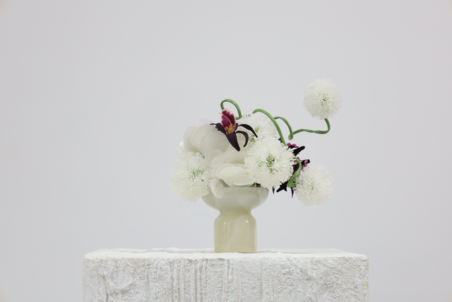 米白色 · 仿真花艺,26 × 21 × 28 cm