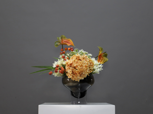 棕橘黄 · 仿真花艺,45 × 29 × 42 cm