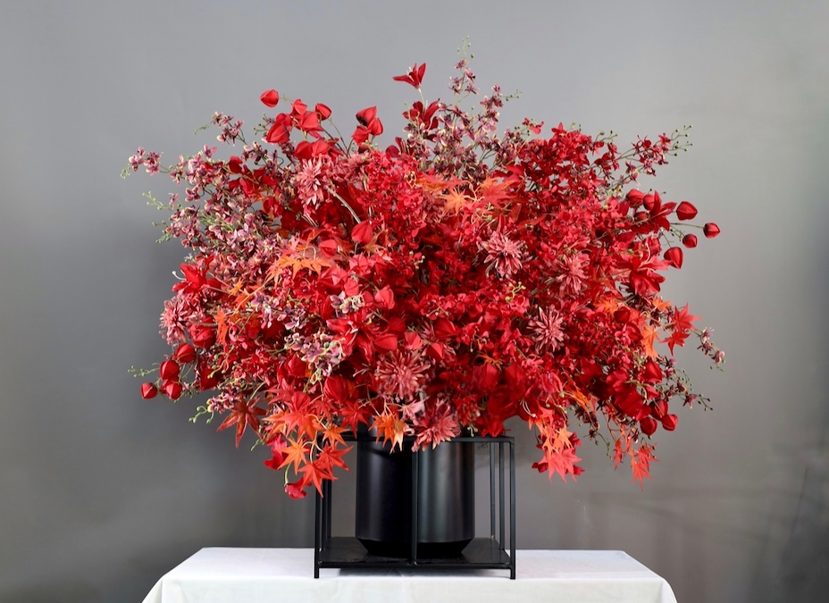 大堂花 · 仿真花艺,140 × 125 × 125 cm