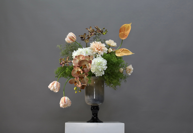 棕橘黄 · 仿真花艺,63 × 51 × 76 cm