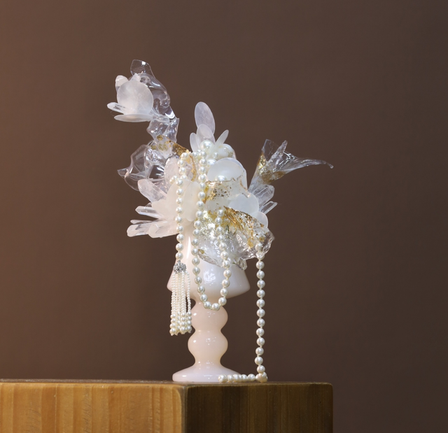 米白色 · 仿真花艺,24 × 17 × 34 cm