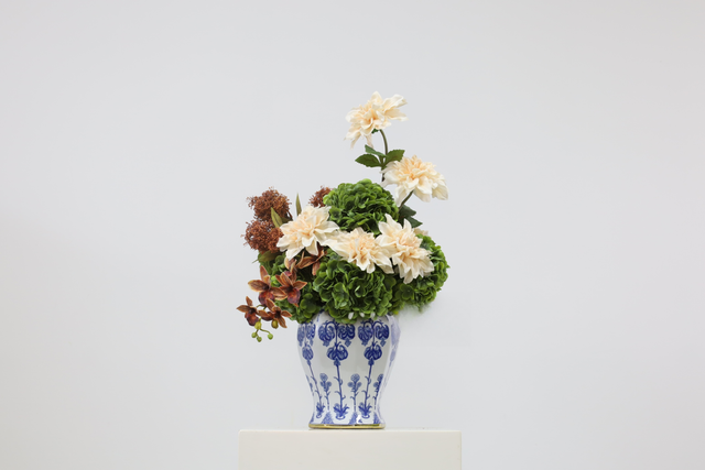棕橘黄 · 仿真花艺，40 × 40 × 65 cm